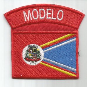 Bandeira Do Município De Modelo Com Tarjeta – Bordado